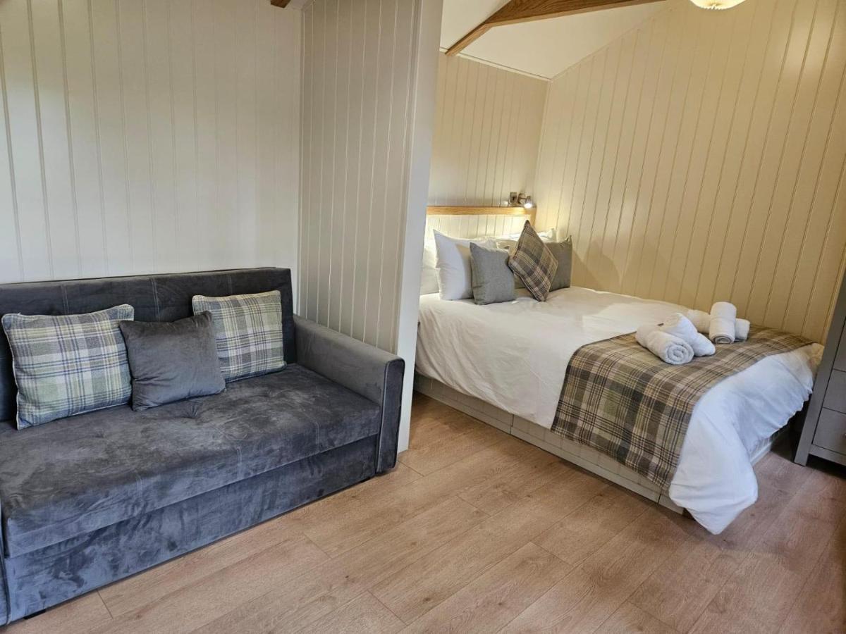 Woodland Shepherds Hut - 'Saga' Caernarfon Eksteriør bilde